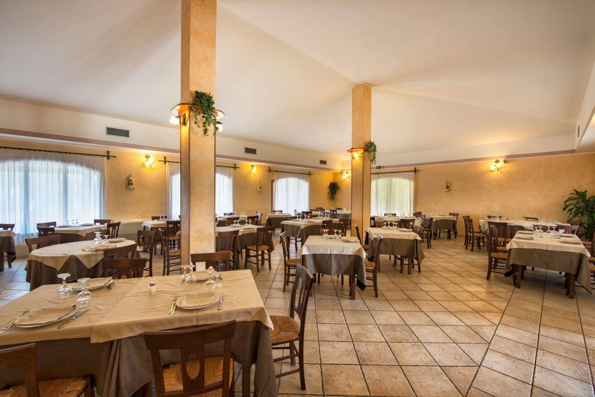 Hotel Perda Rubia San Giovanni Suergiu Exterior photo